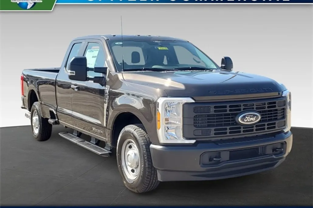 2024 Ford F-350 XL photo 1