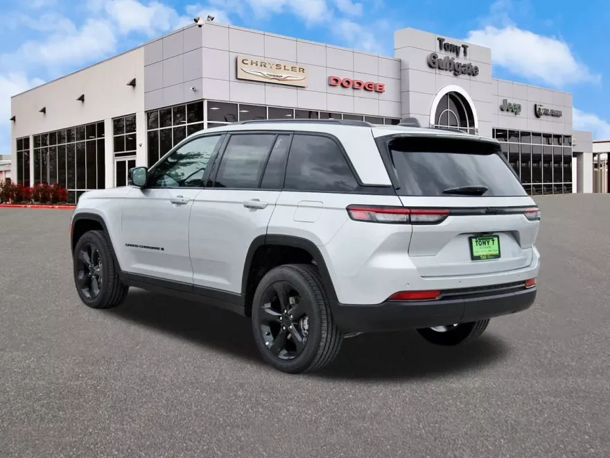 2025 Jeep Grand Cherokee Altitude photo 1