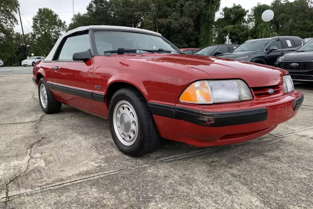 1987 Ford Mustang LX photo 1