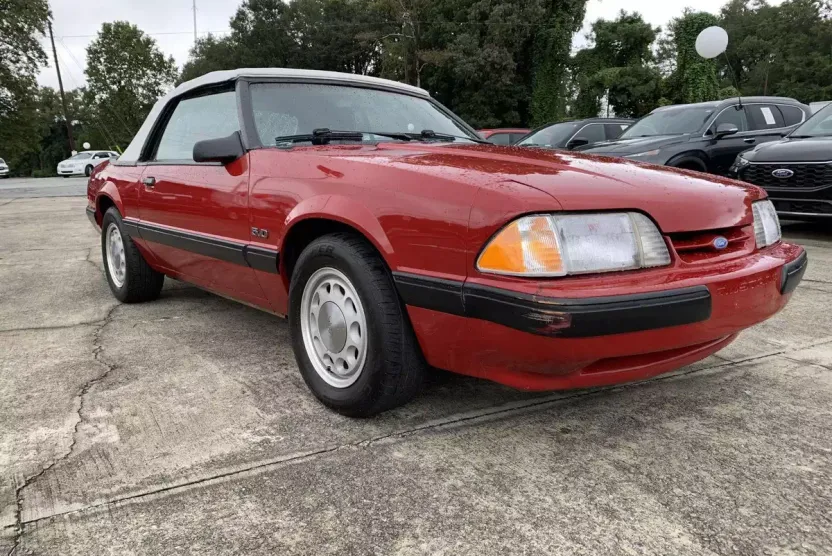 1987 Ford Mustang LX photo 1