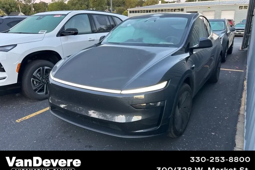2026 Tesla Model Y Long Range photo 1