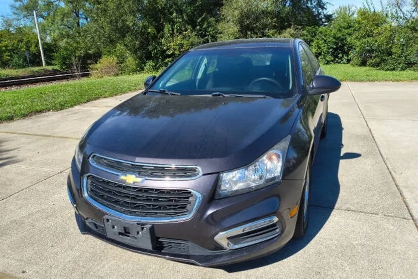 2015 Chevrolet Cruze photo 1