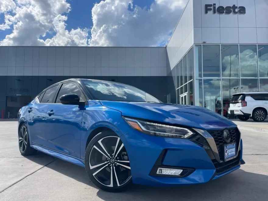 2022 Nissan Sentra SR photo 1