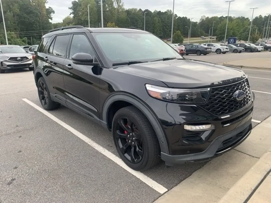 2022 Ford Explorer ST photo 1