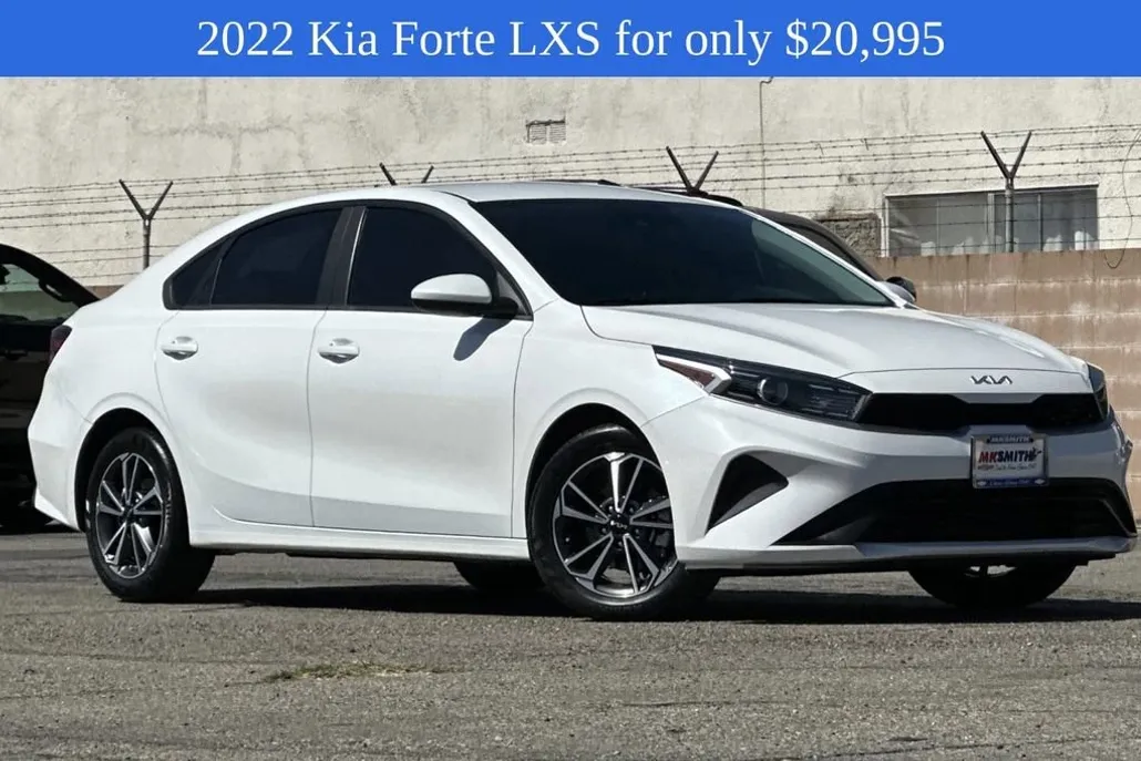 2022 Kia Forte FE LXS photo 1