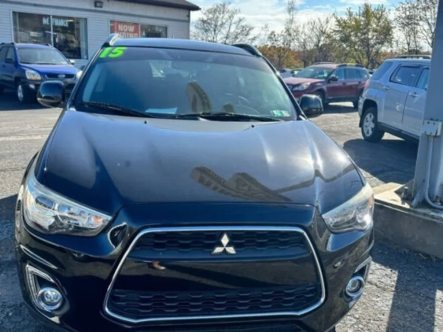 2015 Mitsubishi Outlander Sport SE photo 1