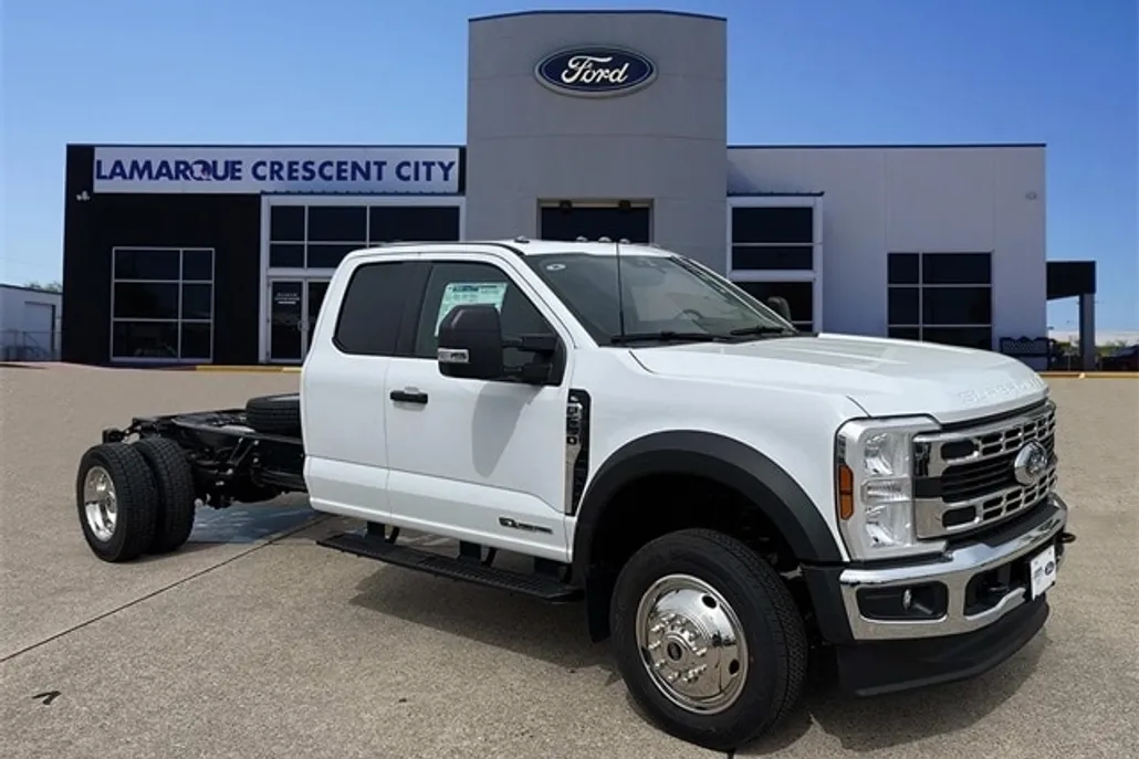 2025 Ford F-550 XL photo 1