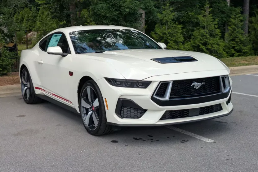2025 Ford Mustang GT Premium photo 1