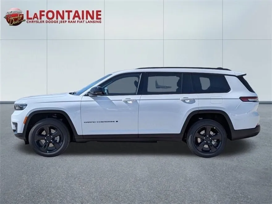 2025 Jeep Grand Cherokee Altitude photo 1