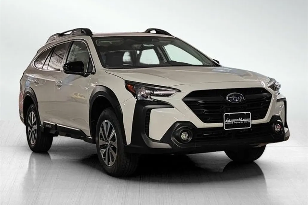 2025 Subaru Outback Premium photo 1