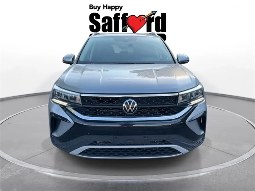2022 Volkswagen Taos SE photo 1