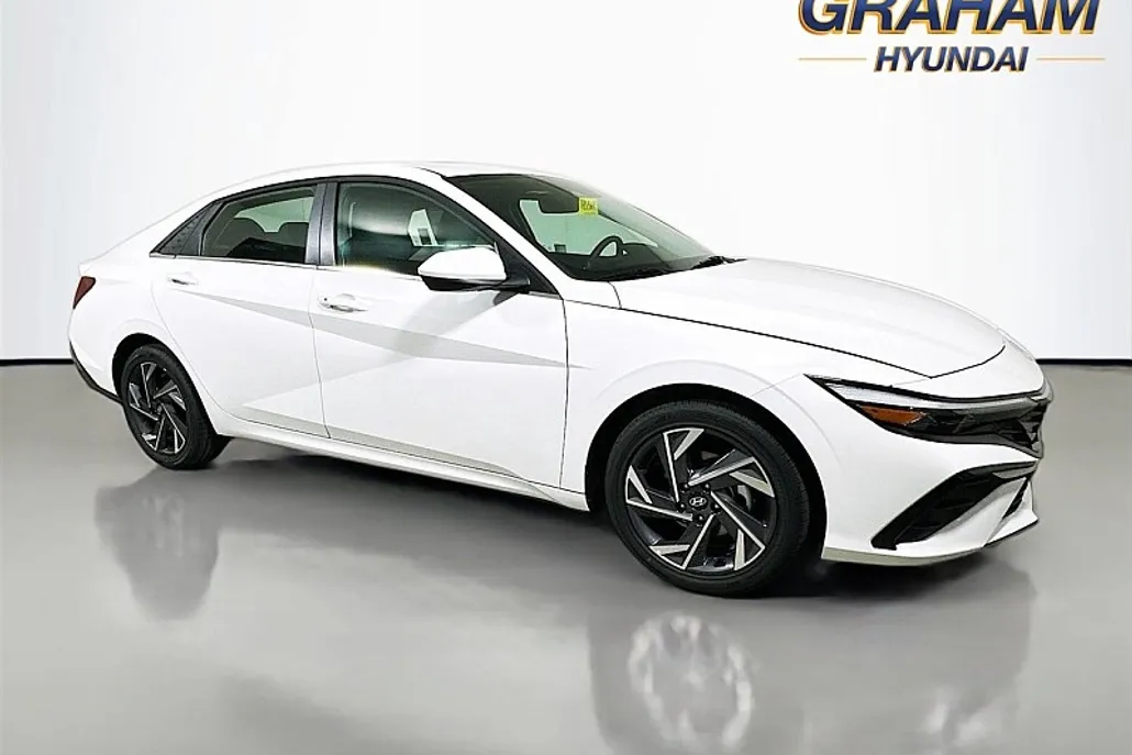 2025 Hyundai Elantra SEL Convenience photo 1