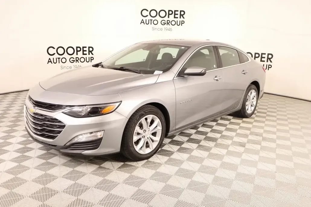2024 Chevrolet Malibu 1LT photo 1