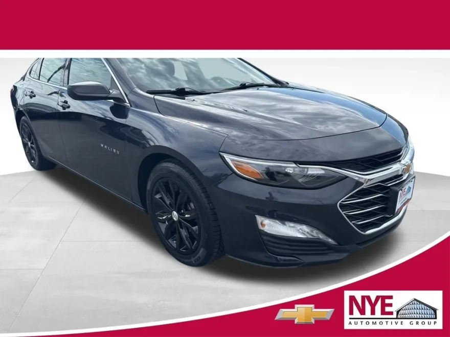 2023 Chevrolet Malibu 1LT photo 1
