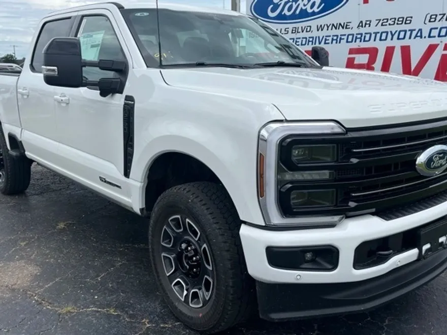 2025 Ford F-250 Platinum photo 1