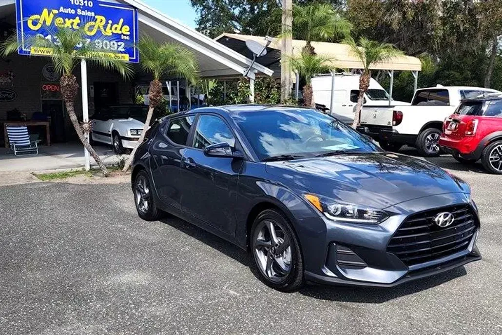 2019 Hyundai Veloster 2.0L Premium photo 1