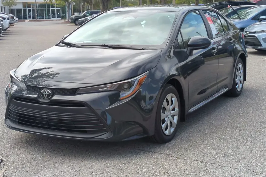 2026 Toyota Corolla LE photo 1