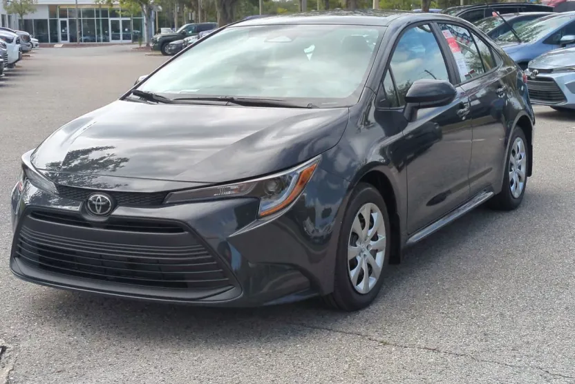 2026 Toyota Corolla LE photo 1