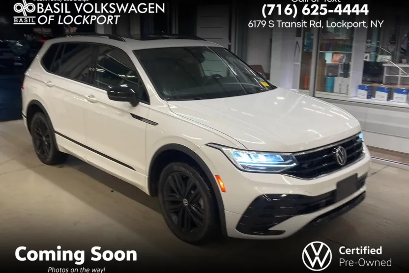 2022 Volkswagen Tiguan SE R-Line Black photo 1