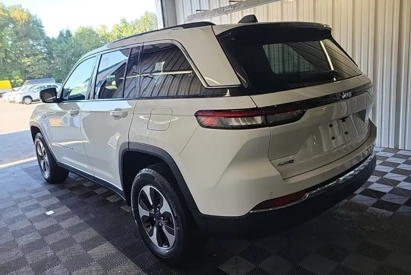 2023 Jeep Grand Cherokee 4xe photo 1