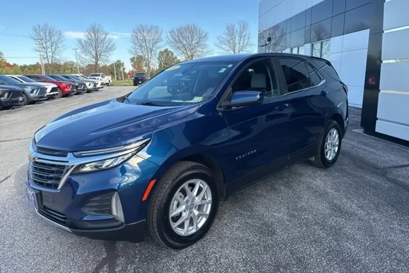 2022 Chevrolet Equinox LT photo 1
