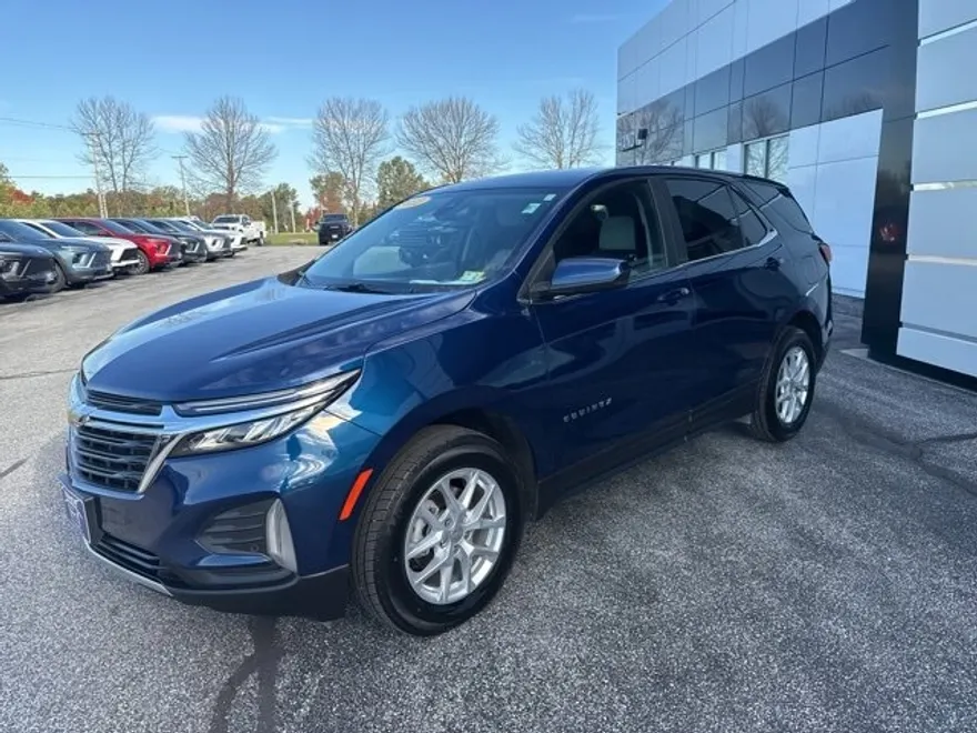 2022 Chevrolet Equinox LT photo 1