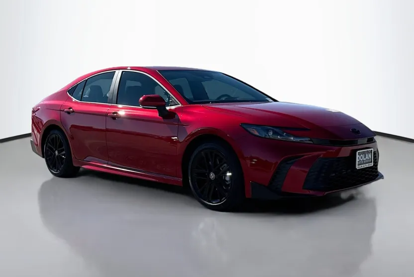 2025 Toyota Camry LE photo 1