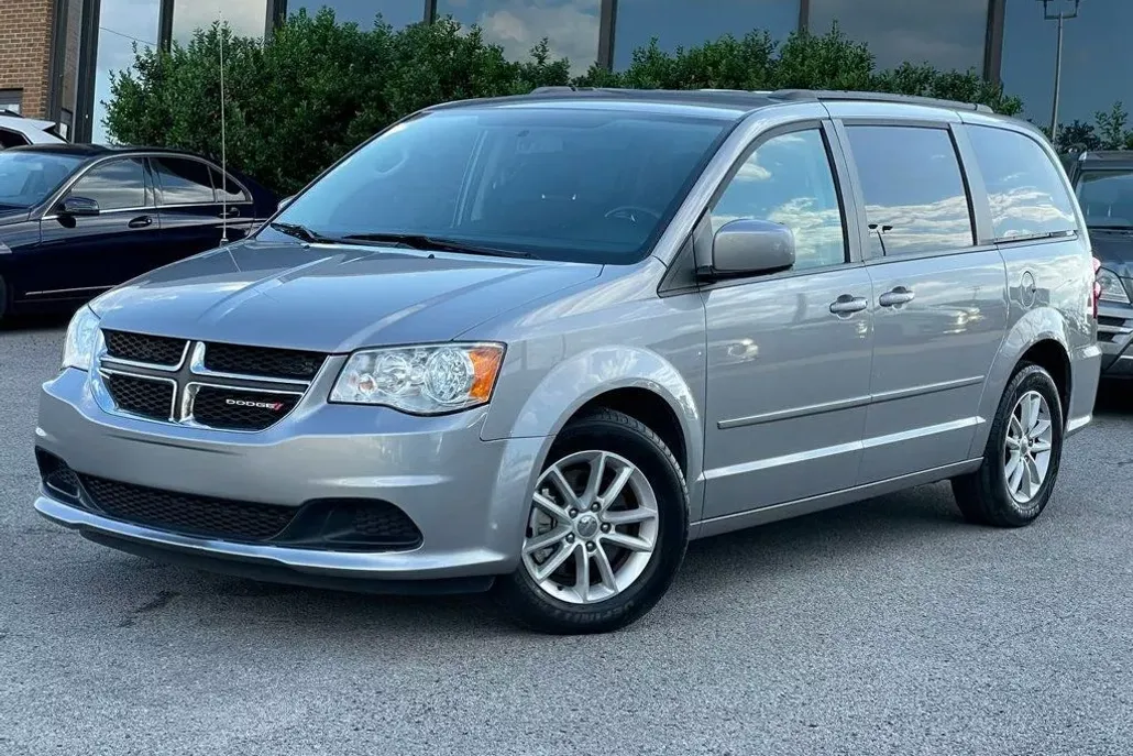 2015 Dodge Grand Caravan SXT photo 1