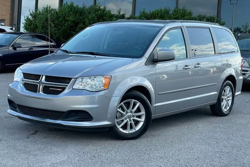 2015 Dodge Grand Caravan SXT photo 1