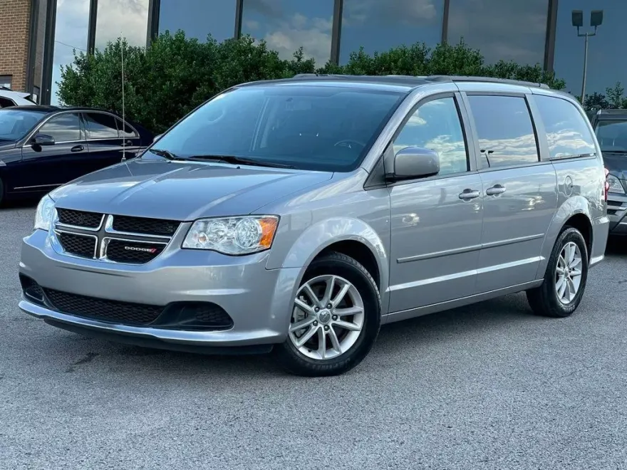 2015 Dodge Grand Caravan SXT photo 1