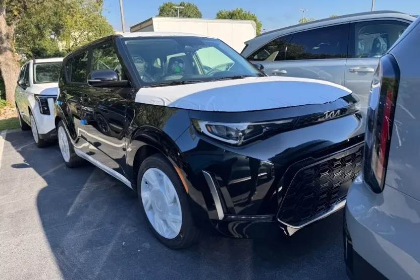 2025 Kia Soul GT-Line photo 1