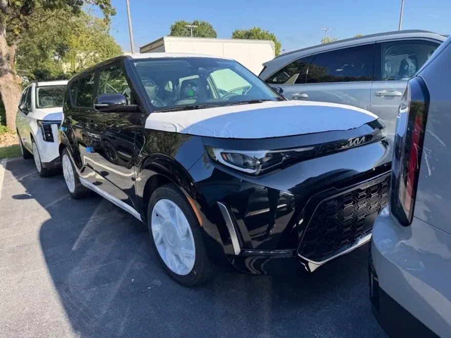 2025 Kia Soul GT-Line photo 1