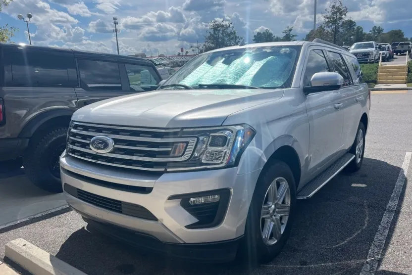2019 Ford Expedition XLT photo 1