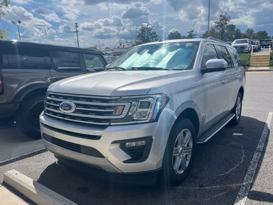 2019 Ford Expedition XLT photo 1