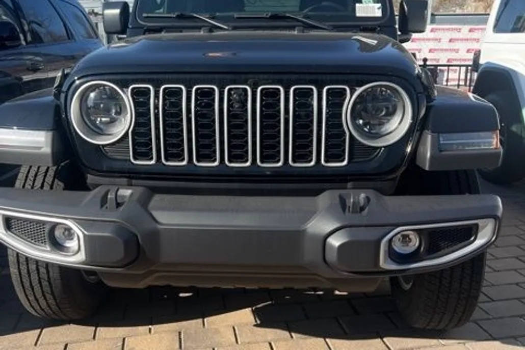 2025 Jeep Wrangler Sahara photo 1
