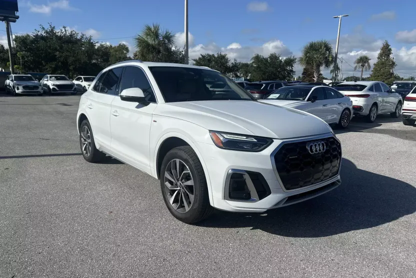 2022 Audi Q5 S line Premium Plus photo 1