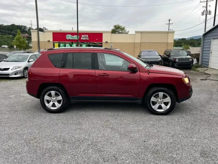 2014 Jeep Compass Latitude photo 1