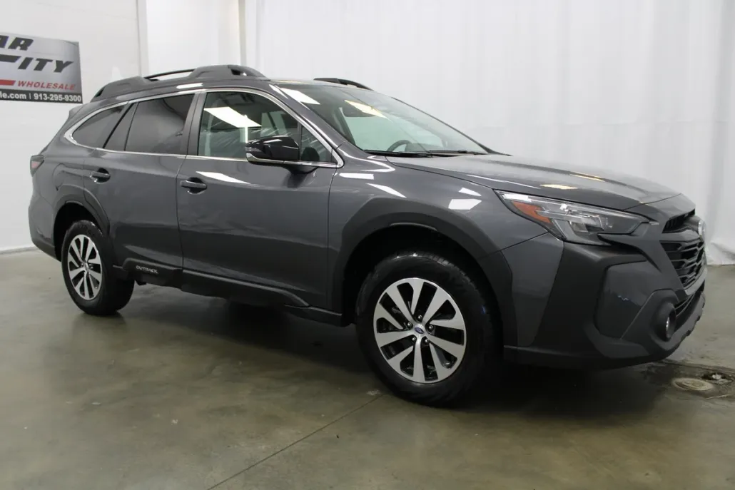 2024 Subaru Outback Premium photo 1