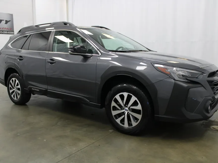 2024 Subaru Outback Premium photo 1