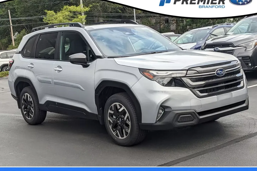 2025 Subaru Forester Premium photo 1
