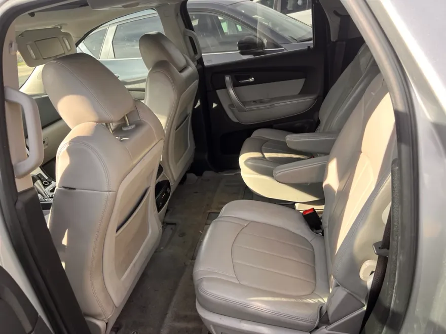 2011 Gmc Acadia SLT photo 1