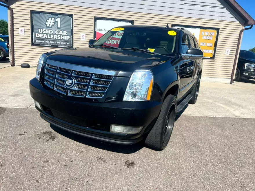 2011 Cadillac Escalade Luxury photo 1