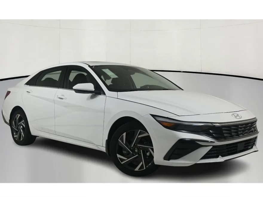 2025 Hyundai Elantra SEL Convenience photo 1