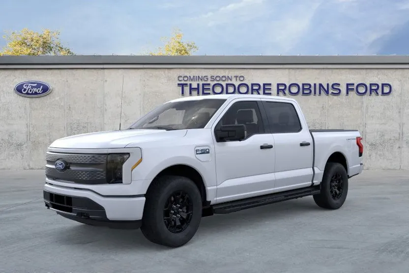 2025 Ford F-150 Lightning XLT photo 1