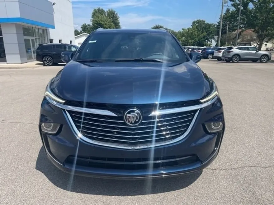 2022 Buick Enclave Essence photo 1