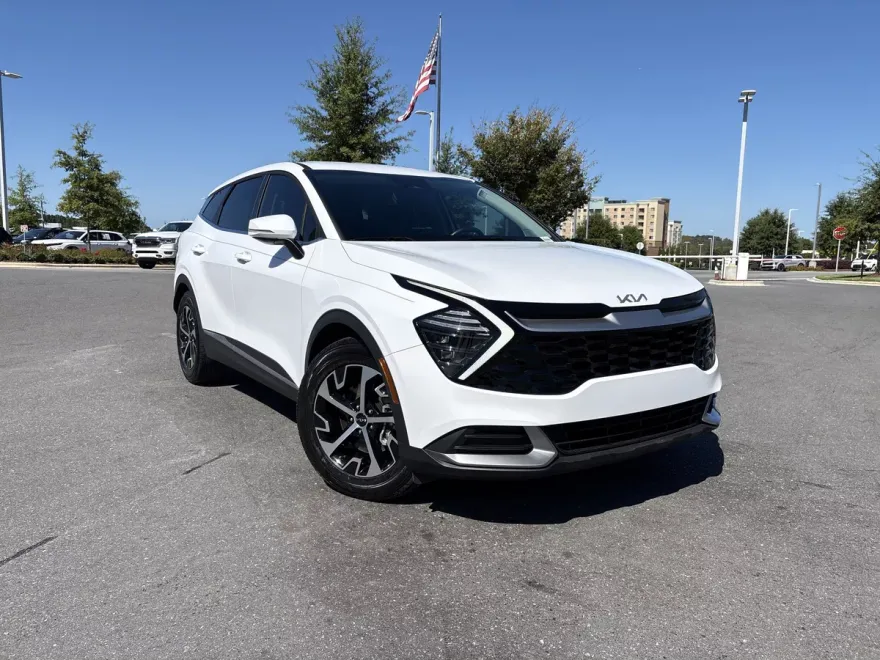 2025 Kia Sportage EX photo 1