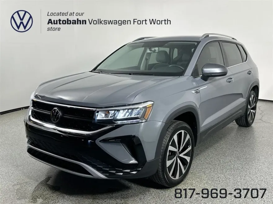 2022 Volkswagen Taos SE photo 1