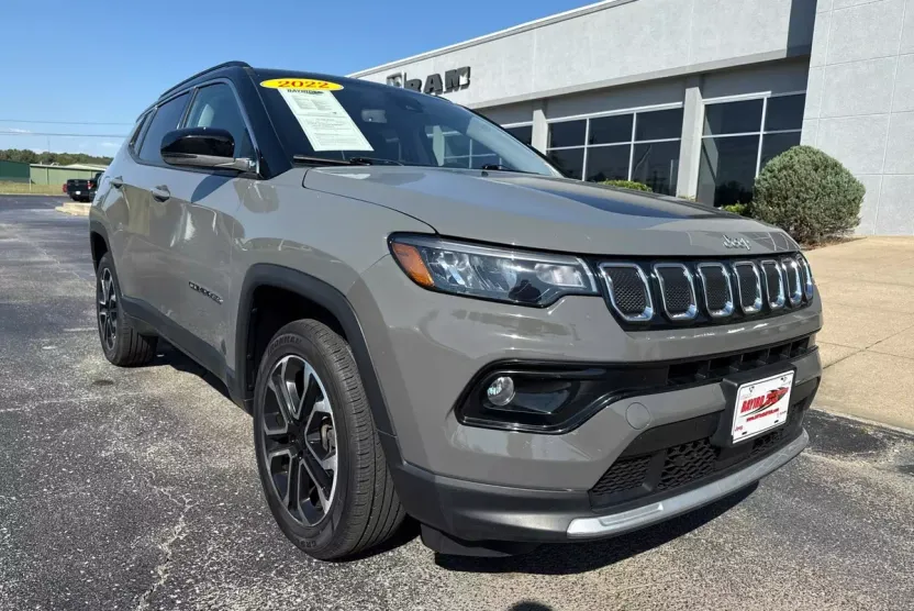 2022 Jeep Compass Limited photo 1