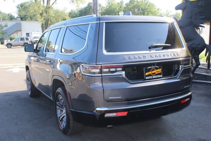 2022 Jeep Grand Wagoneer I photo 1