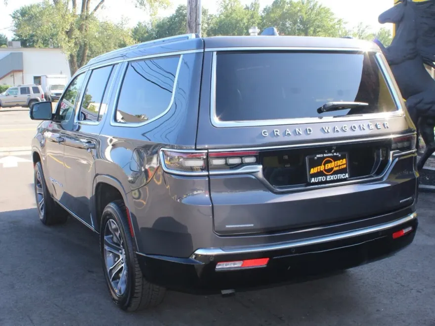2022 Jeep Grand Wagoneer I photo 1